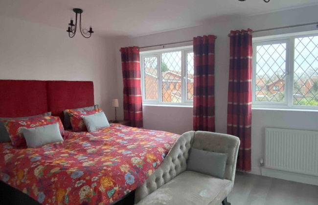 1 Bed Apt- Rural Views- Juliette Balcony - Parking - Photo 2