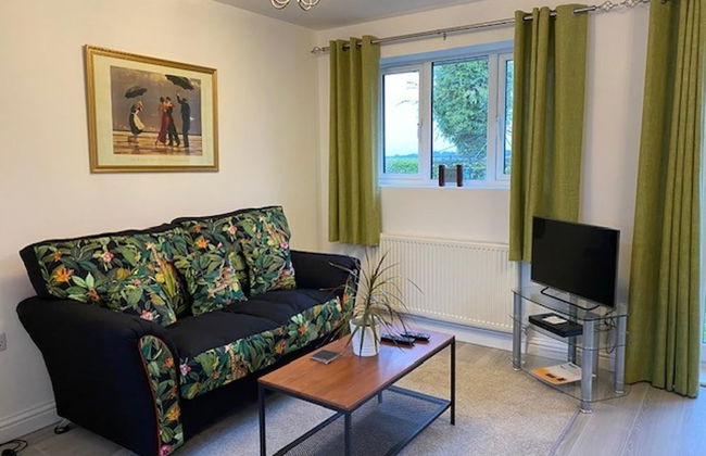 1 Bed Apt- Rural Views- Juliette Balcony - Parking - Photo 9