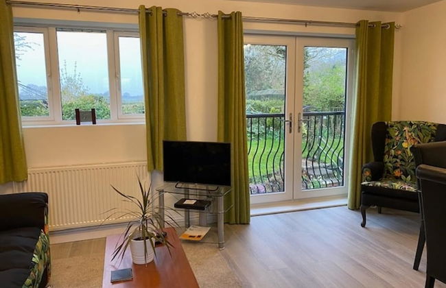 1 Bed Apt- Rural Views- Juliette Balcony - Parking - Photo 5