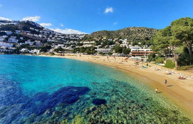 Apartment in Roses by the Beach With Pool - Photo 31