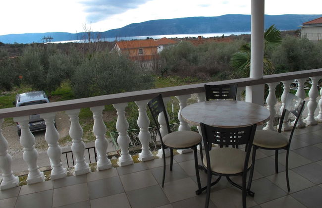Bright and Modern: Fully Furnished Krk Apartments With Private Parking - Foto 7