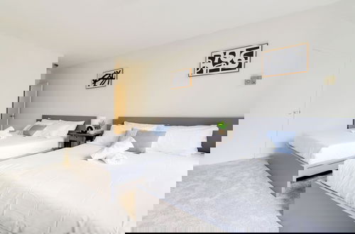 Photo 7 - Comfortable Apt in Crystal City