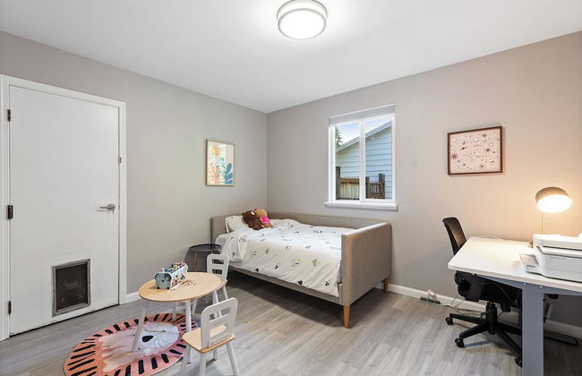 Cheerful Kirkland Home w/AC Big Yard, Walk to Beach - Foto 7