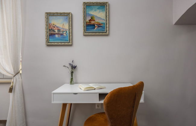 Modern Apartment in City Center - Photo 15