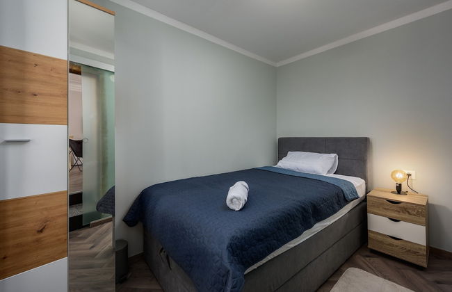 Modern Apartment in City Center - Photo 5
