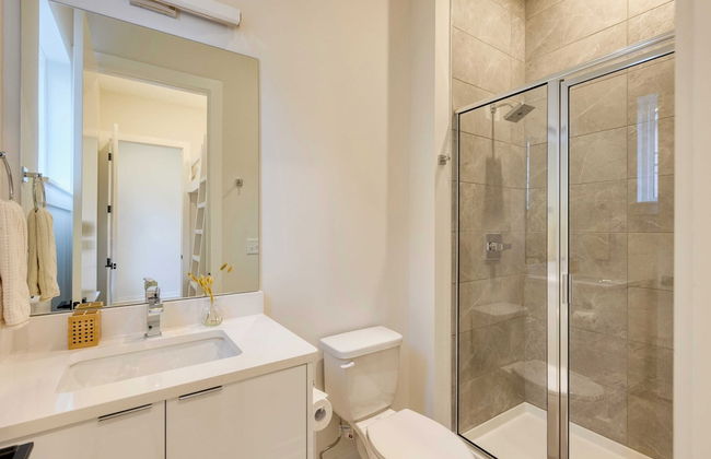 The Stage by Avantstay Chic 4bdr w/ Covered Balcony Modern + Newly Built - Foto 31