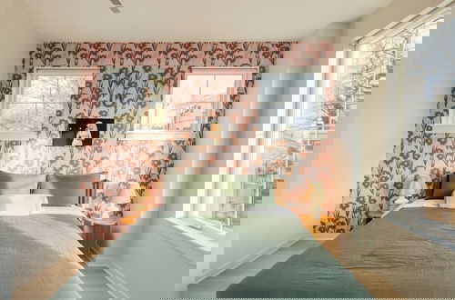 Foto 3 - The Stage by Avantstay Chic 4bdr w/ Covered Balcony Modern + Newly Built