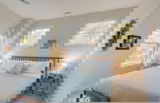 Foto 2 - The Stage by Avantstay Chic 4bdr w/ Covered Balcony Modern + Newly Built