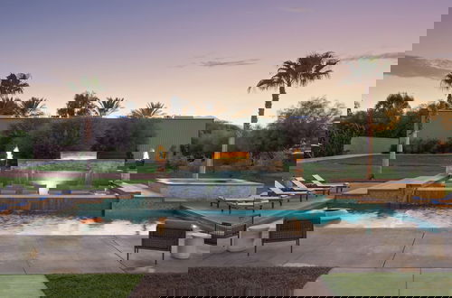 Foto 7 - Starlight Estate by Avantstay 20 People Architectual Mansion w Pool Tennis Court Game Room