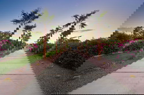 Foto 57 - Starlight Estate by Avantstay 20 People Architectual Mansion w Pool Tennis Court Game Room