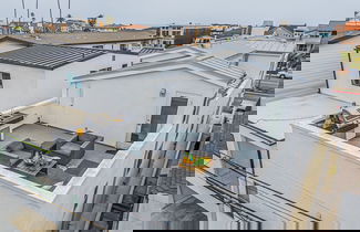 Photo 2 - Seaside Style by Avantstay Rooftop Walk to Beach Chic Design