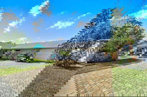 Foto 51 - Canal Front Beach Home, Private Pool