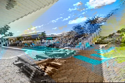 Foto 1 - Canal Front Beach Home, Private Pool