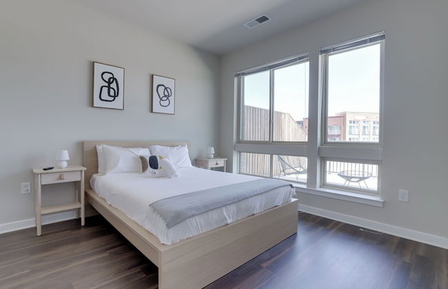 Spacious 2BR Apt with Den W Balcony - Foto 5