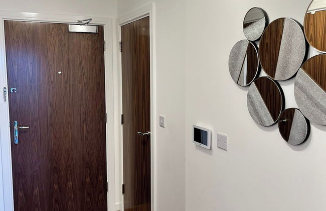 Cozy 2-bed Apartment in Grays - Photo 9