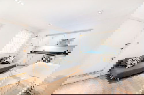 Foto 7 - Central Apartment-sleeps 4-98 Walking Score