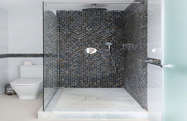 Modern Versace-themed Villa - Foto 14