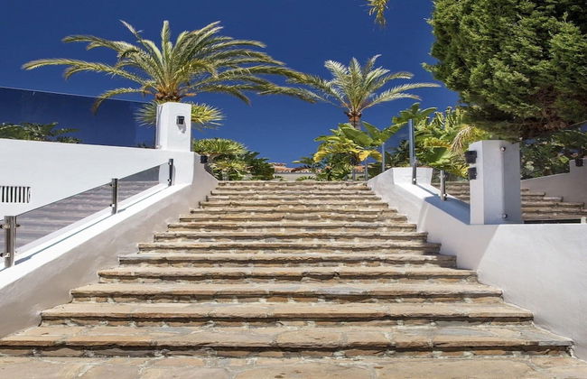 Modern Versace-themed Villa - Foto 30