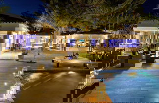 Foto 1 - Modern Versace-themed Villa