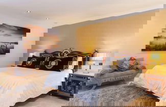 Foto 3 - Modern Versace-themed Villa
