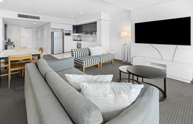 Pool and Ocean Views at the H-Residences - Photo 14