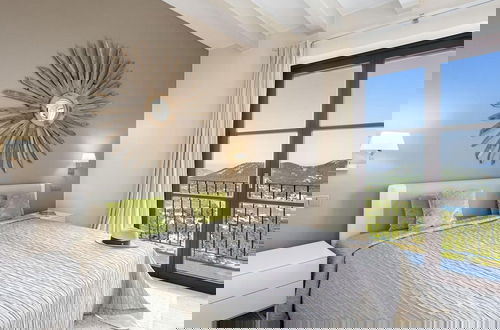 Foto 7 - Majestic Villa With Harbour Views
