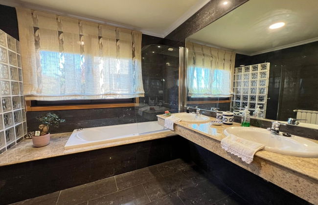 Holiday Home With Private Garage - Foto 26
