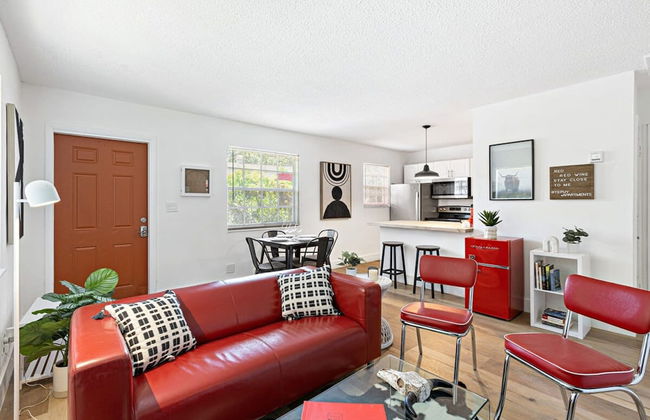 Lovely 2 BR Condo With Free Parking on Premises - Foto 2