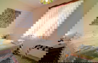 Foto 2 - Comfortable Home With Private Covered Balcony