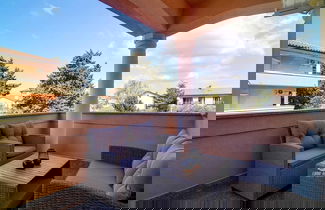 Foto 1 - Comfortable Home With Private Covered Balcony