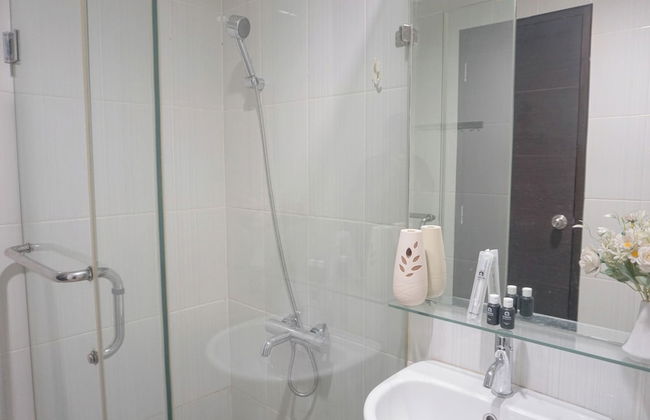 Minimalist And Relaxing Studio Room At Tamansari Semanggi Apartment - Photo 15