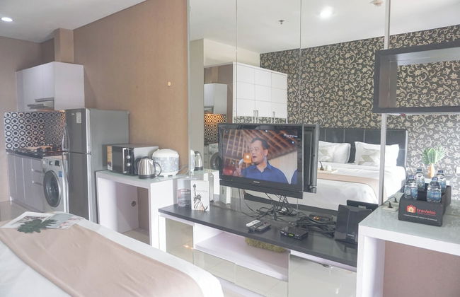 Minimalist And Relaxing Studio Room At Tamansari Semanggi Apartment - Photo 5
