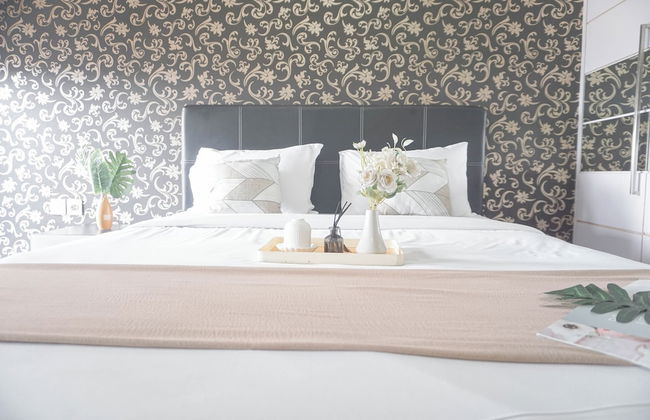 Minimalist And Relaxing Studio Room At Tamansari Semanggi Apartment - Photo 3