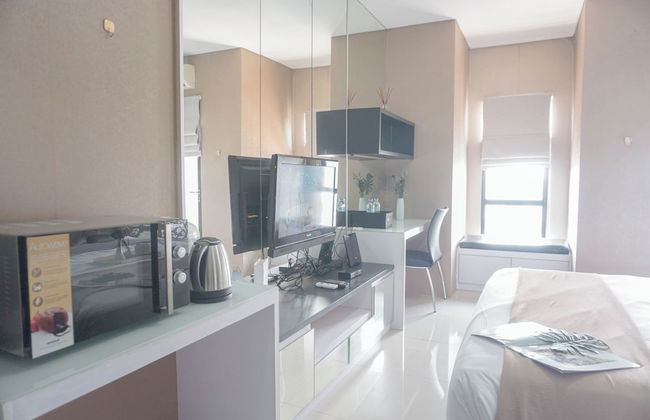 Minimalist And Relaxing Studio Room At Tamansari Semanggi Apartment - Photo 2