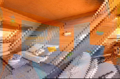Foto 40 - Bright Stylish Condo w/ Balcony