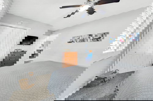 Foto 2 - Bright Stylish Condo w/ Balcony
