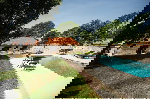 Foto 35 - The Poolside Stone House in Bale