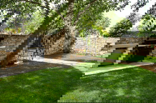 Foto 31 - The Poolside Stone House in Bale