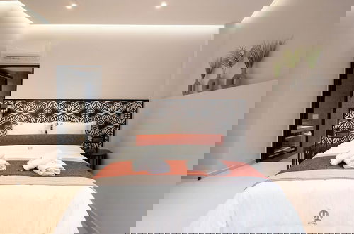 Photo 6 - Citrus Daliani Rooms
