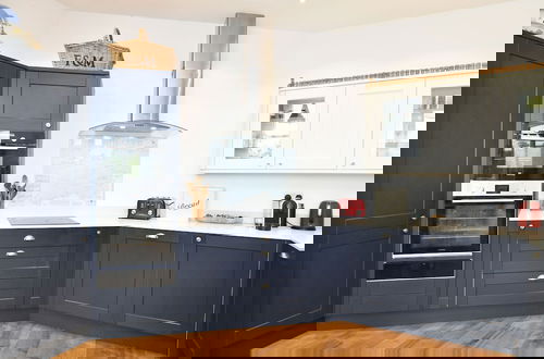 Photo 4 - Water Edge House Boathouse