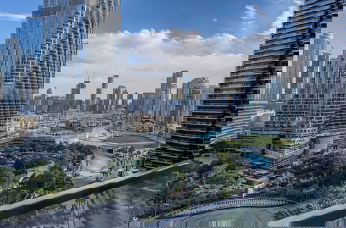 Foto 15 - Elite LUX Holiday Homes - 3BR Full Burj Khalifa Fountain Views in Downtown