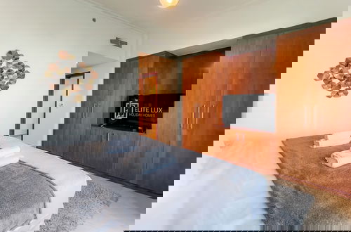 Foto 32 - Elite LUX Holiday Homes - 3BR Full Burj Khalifa Fountain Views in Downtown