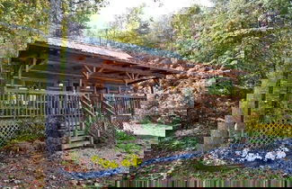Foto 1 - Leave the stress behind!- private hot tub, pet and motorcycle friendly, let peace and nature surround you! 2 Bedroom Home by RedAwning