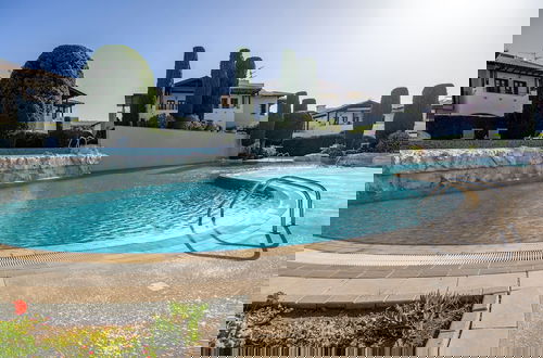 Foto 16 - Zc02 Aphrodite Hills- Communal Pool, Garden