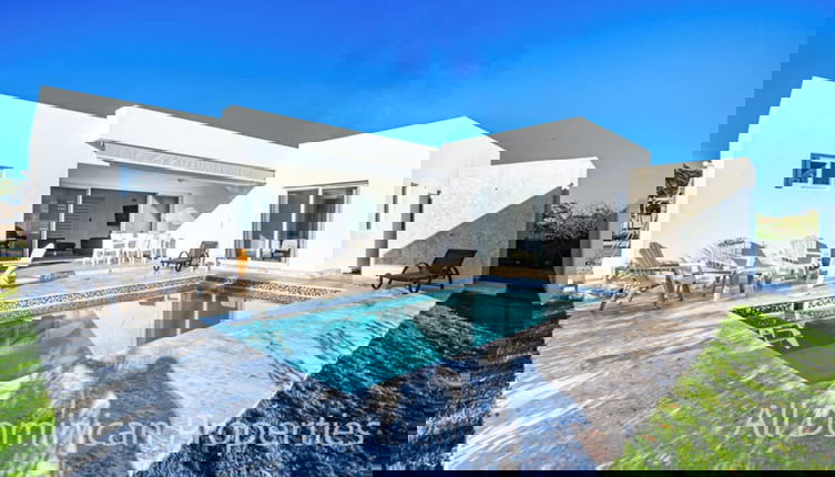 Foto 1 - New Villa With the Private Pool - is Ideal for Your Family