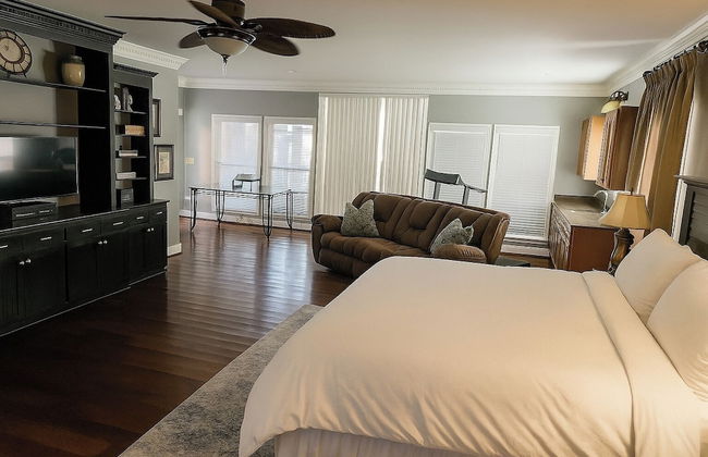 Luxury Lakefront 4br: Jacuzzi, Game Room & Wi-fi - Foto 15