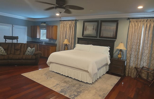 Luxury Lakefront 4br: Jacuzzi, Game Room & Wi-fi - Foto 8