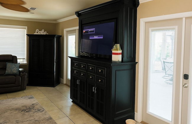 Luxury Lakefront 4br: Jacuzzi, Game Room & Wi-fi - Foto 12