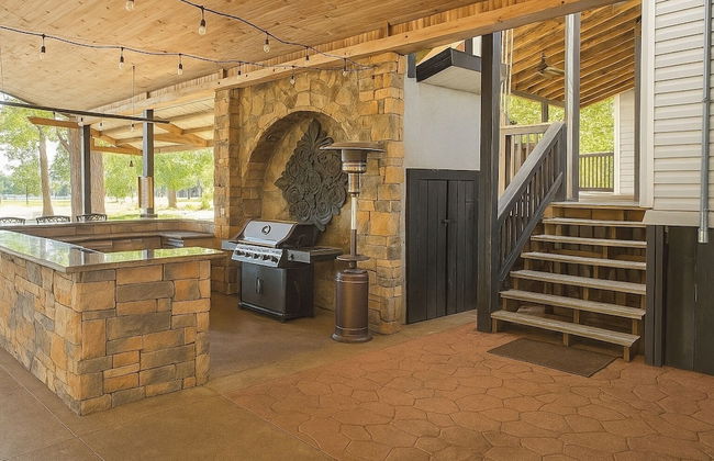 Luxury Lakefront 4br: Jacuzzi, Game Room & Wi-fi - Foto 1