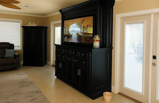 Luxury Lakefront 4br: Jacuzzi, Game Room & Wi-fi - Foto 10